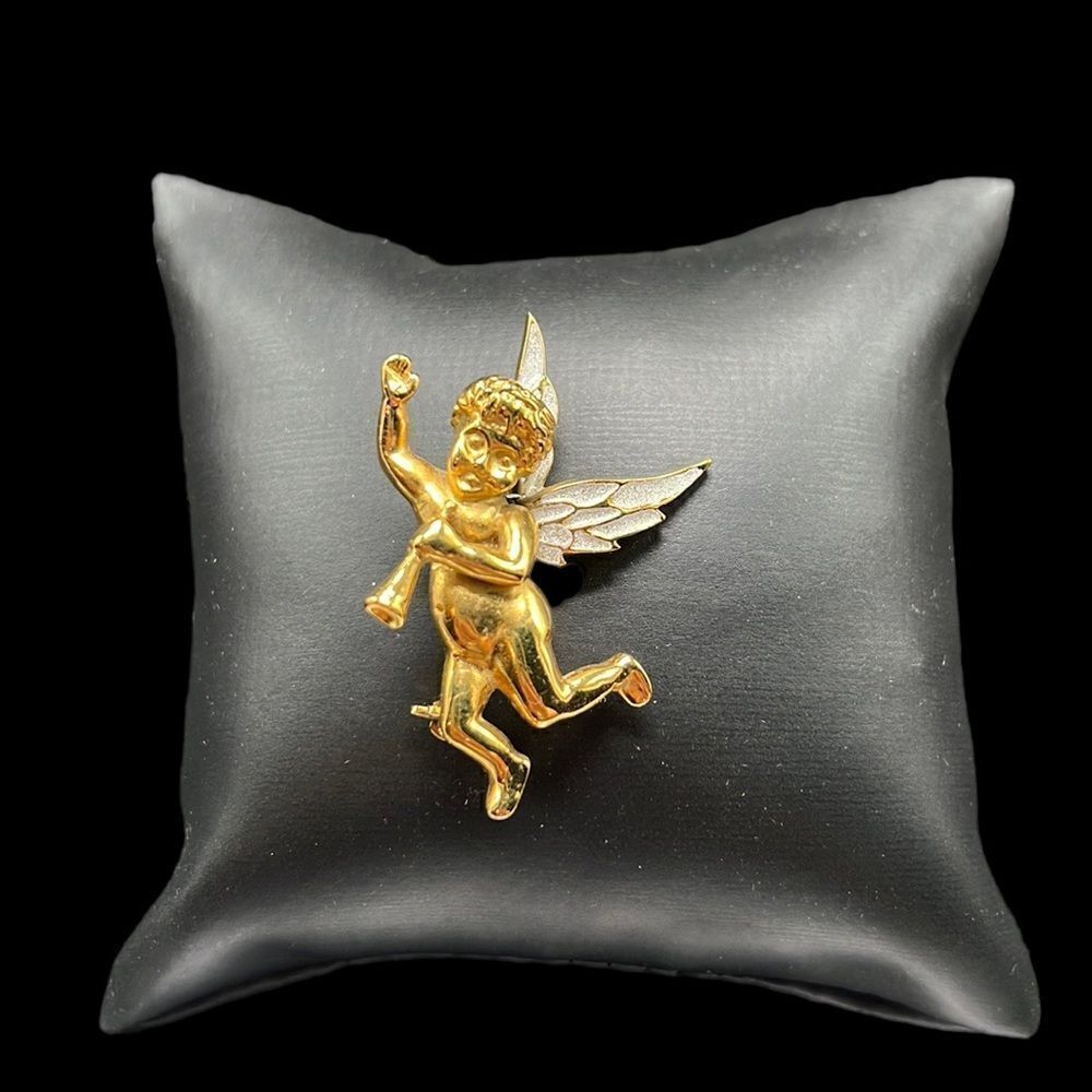 Angel Brooch Gold Tone Cherub Blowing Horn Pin Vintage Holiday Christmas Butler